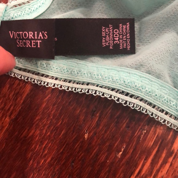 Victoria’s Secret Bra 34DD and M Panty - Set NWT - Picture 7 of 8